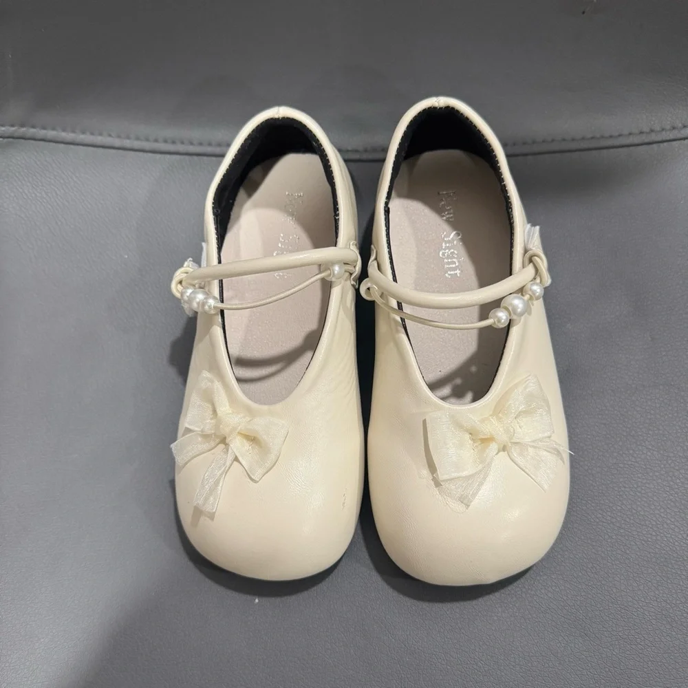 Faux leather girls shoes with bow